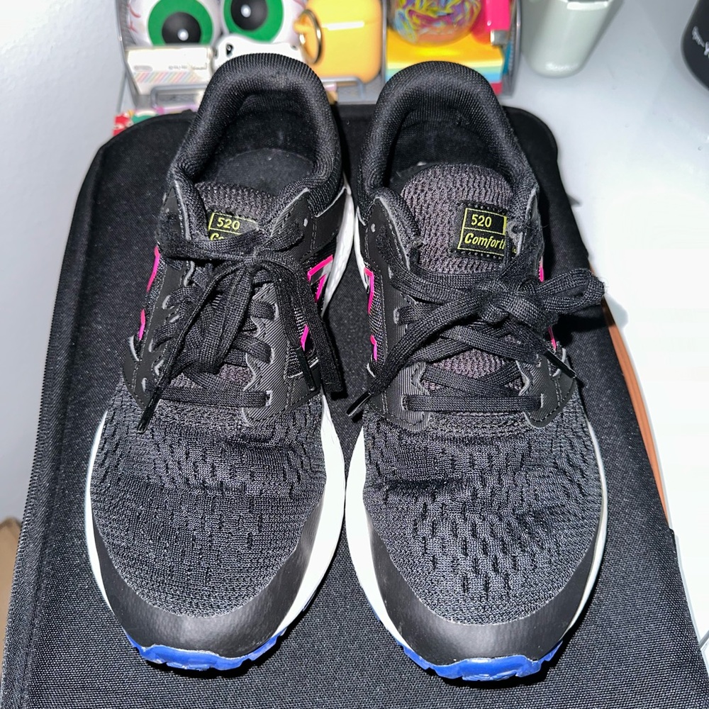 Women’s Size 7 New Balance Athletic Shoes